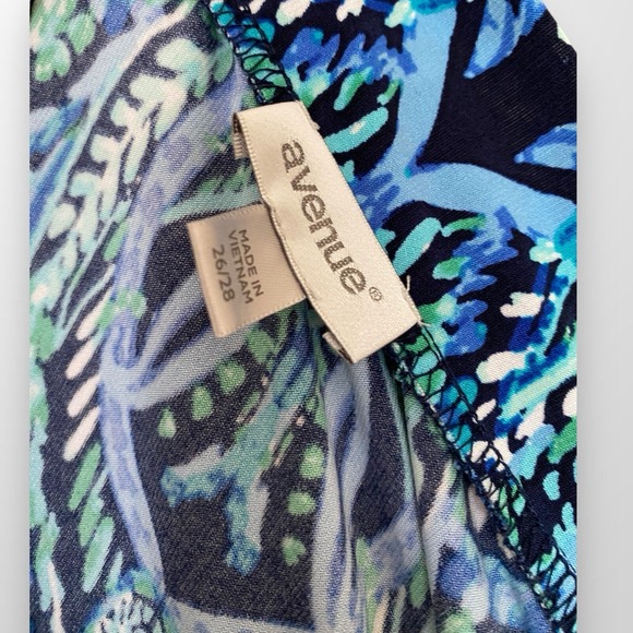 Avenue Woman's Size 26 / 28 Top Shirt Cold Shoulder Stretchy Slinky Flowy - Picture 7 of 7